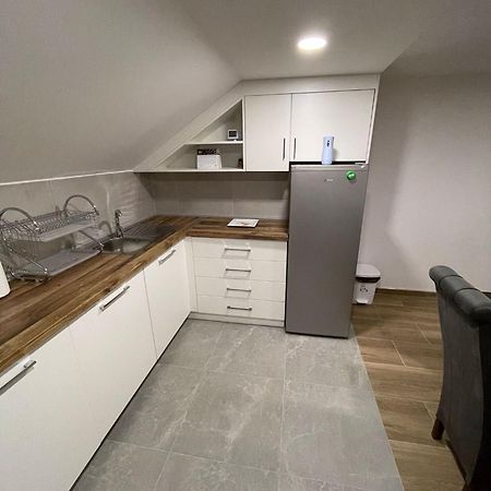 Apartman Ambijent อารันเยโลวัคส์ ภายนอก รูปภาพ